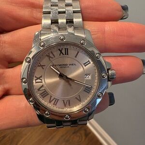Raymond Weil stainless watch sized to 18cm , 7 inch wrist